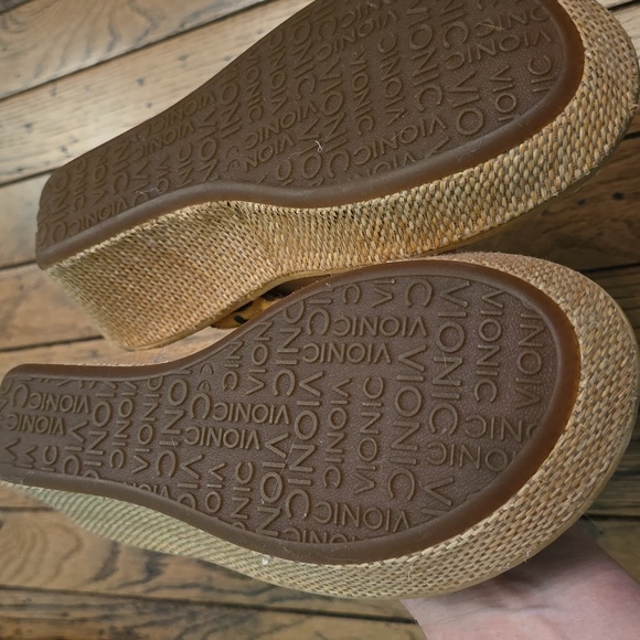 Vionic Leopard - Picture 4 of 6